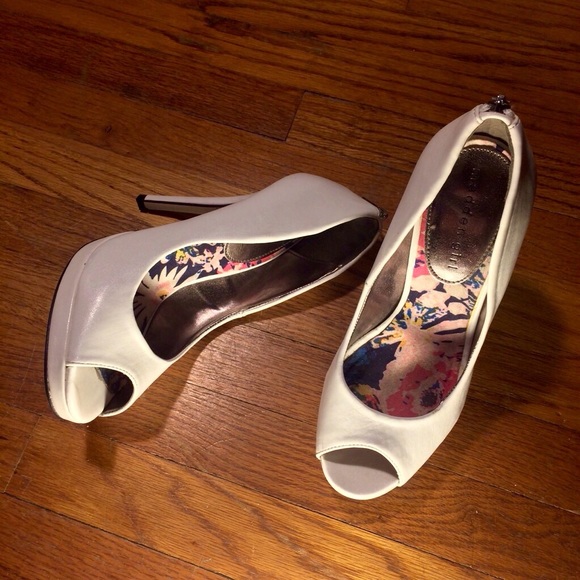 Exquisite! Sexy Zip back Heels- Platform Peep Toes - Picture 4 of 7